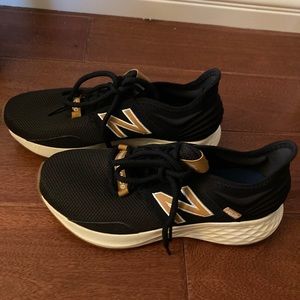 New balance fresh foam roav V1 - only wore once to try on